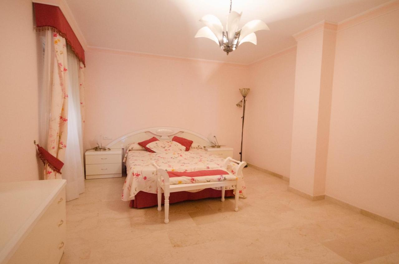 Aparment Neptuno- Located On The Promenade A Few Metres From The Beach. Εστεπόνα Εξωτερικό φωτογραφία