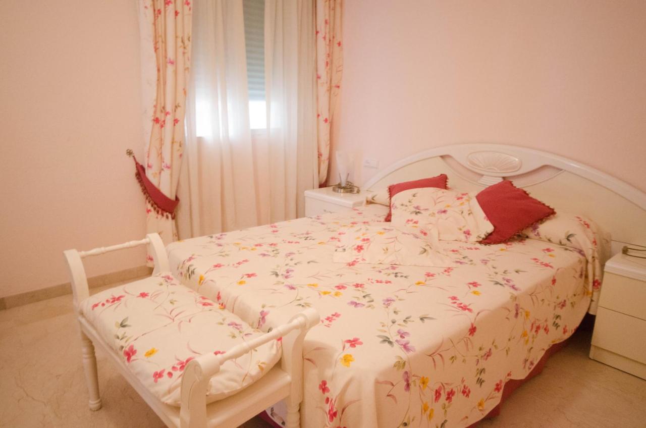 Aparment Neptuno- Located On The Promenade A Few Metres From The Beach. Εστεπόνα Εξωτερικό φωτογραφία